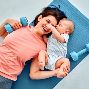 Les 5 avantages de s’entraîner avec votre bébé